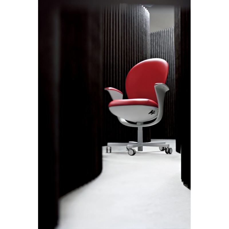 Lux Italy Bea Wall Executive Chair